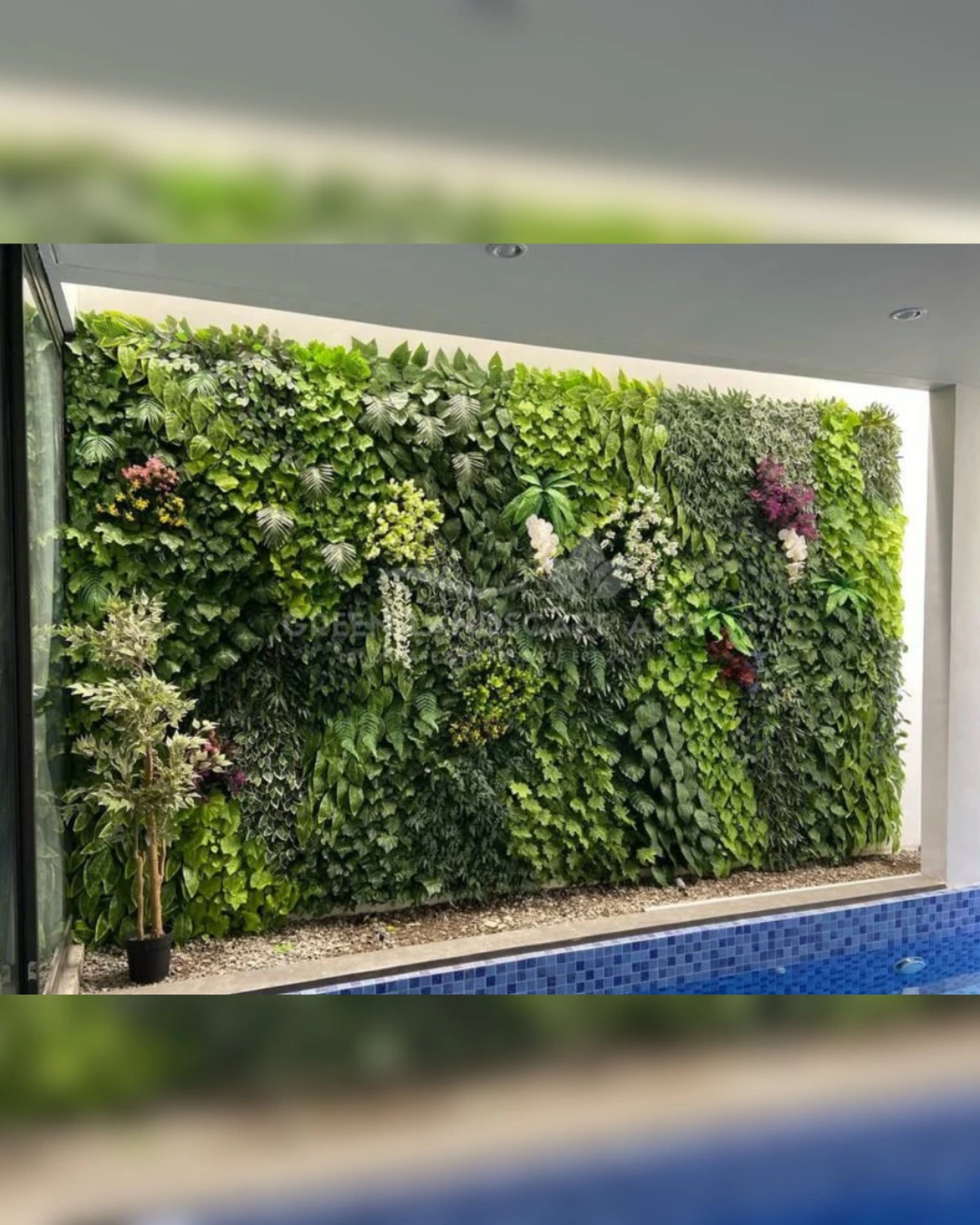 Contoh Vertical Garden Sintetis