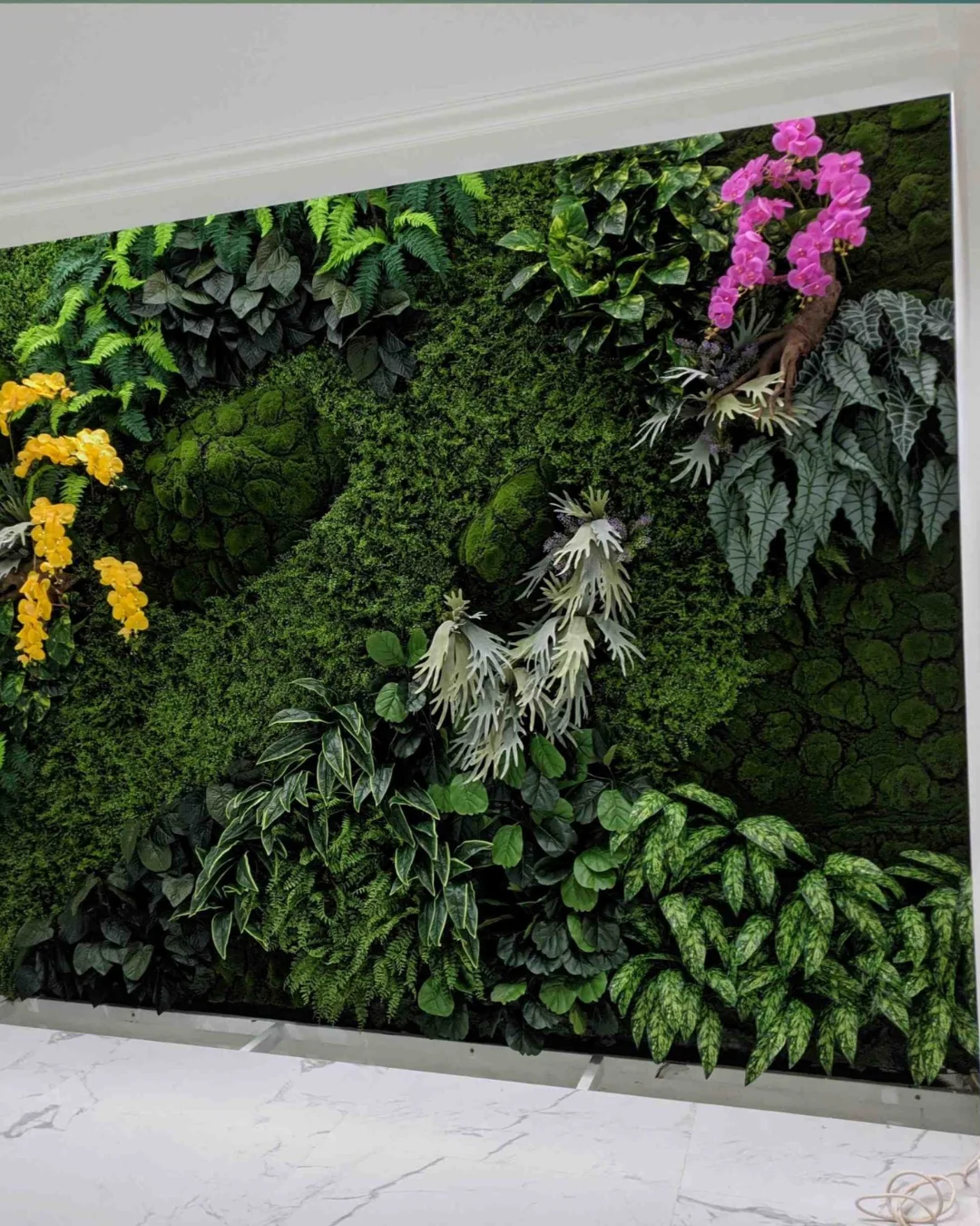 Contoh Vertical Garden Sintetis