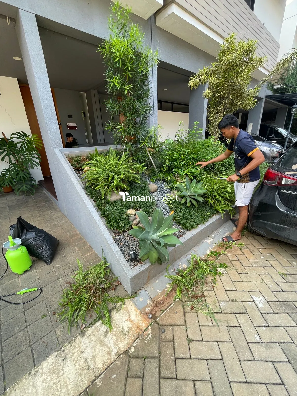 Proyek Taman Kering Tropical di Providence House Ibu Kania