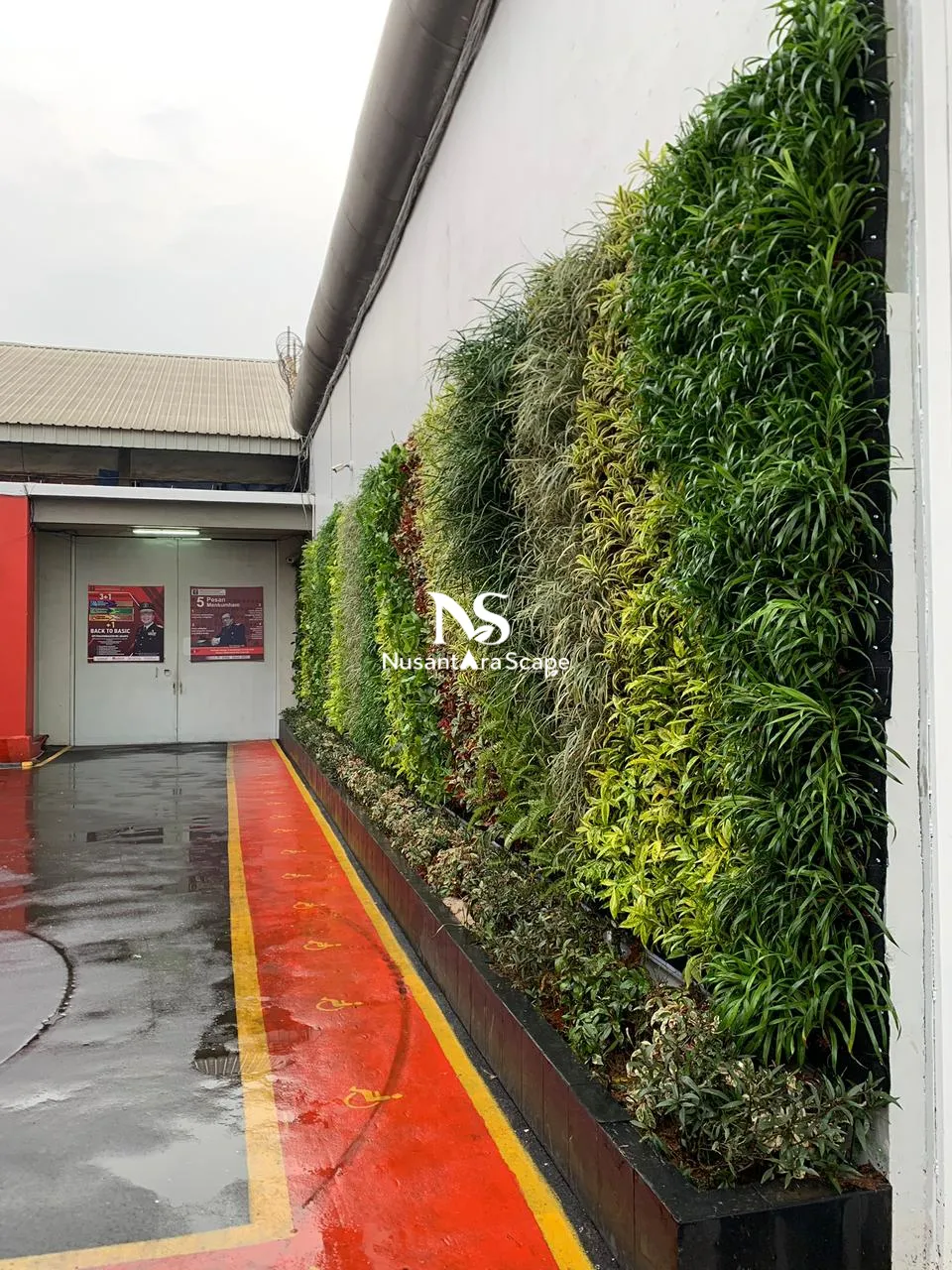 Proyek Vertical Garden Karpet di LAPAS NARKOTIKA CIPINANG - Foto Gallery 7