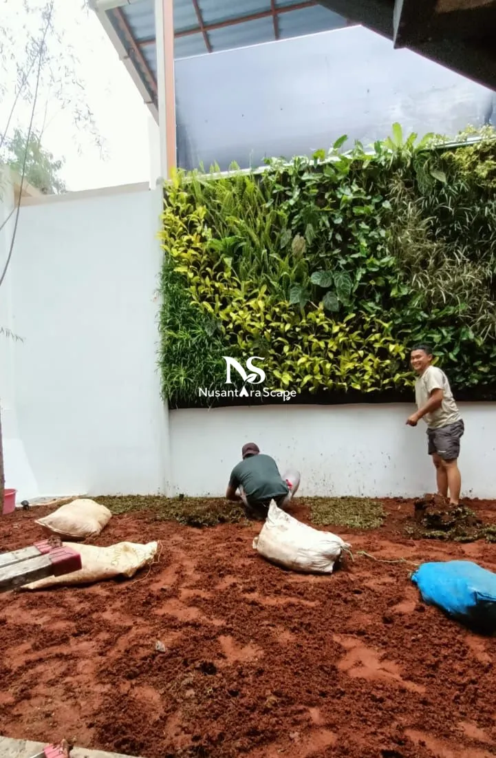 Proyek Vertical Garden Karpet Geotextile | Ibu Tisa - Green Andara - Foto Gallery 5