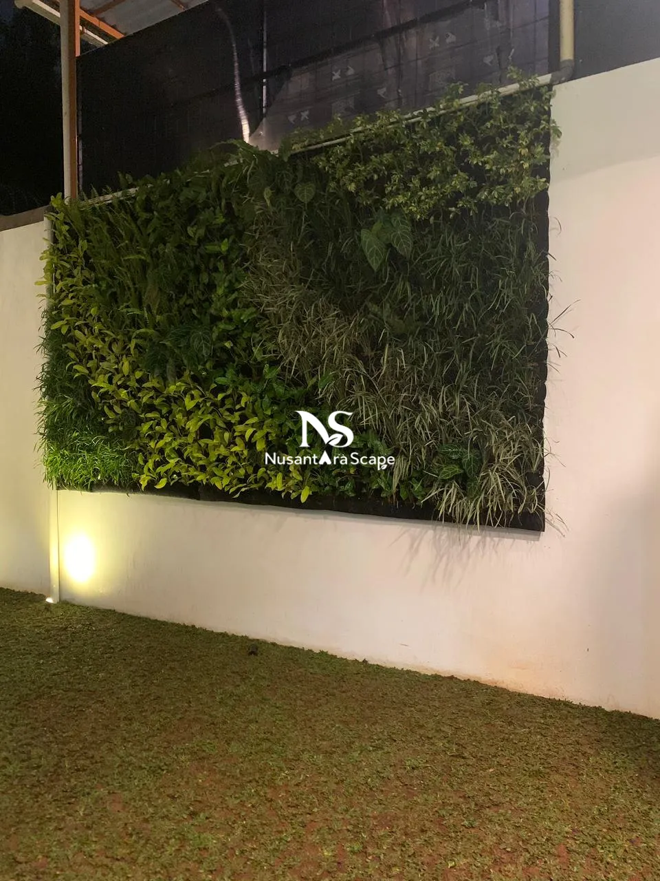 Proyek Vertical Garden Karpet Geotextile | Ibu Tisa - Green Andara - Foto Gallery 8