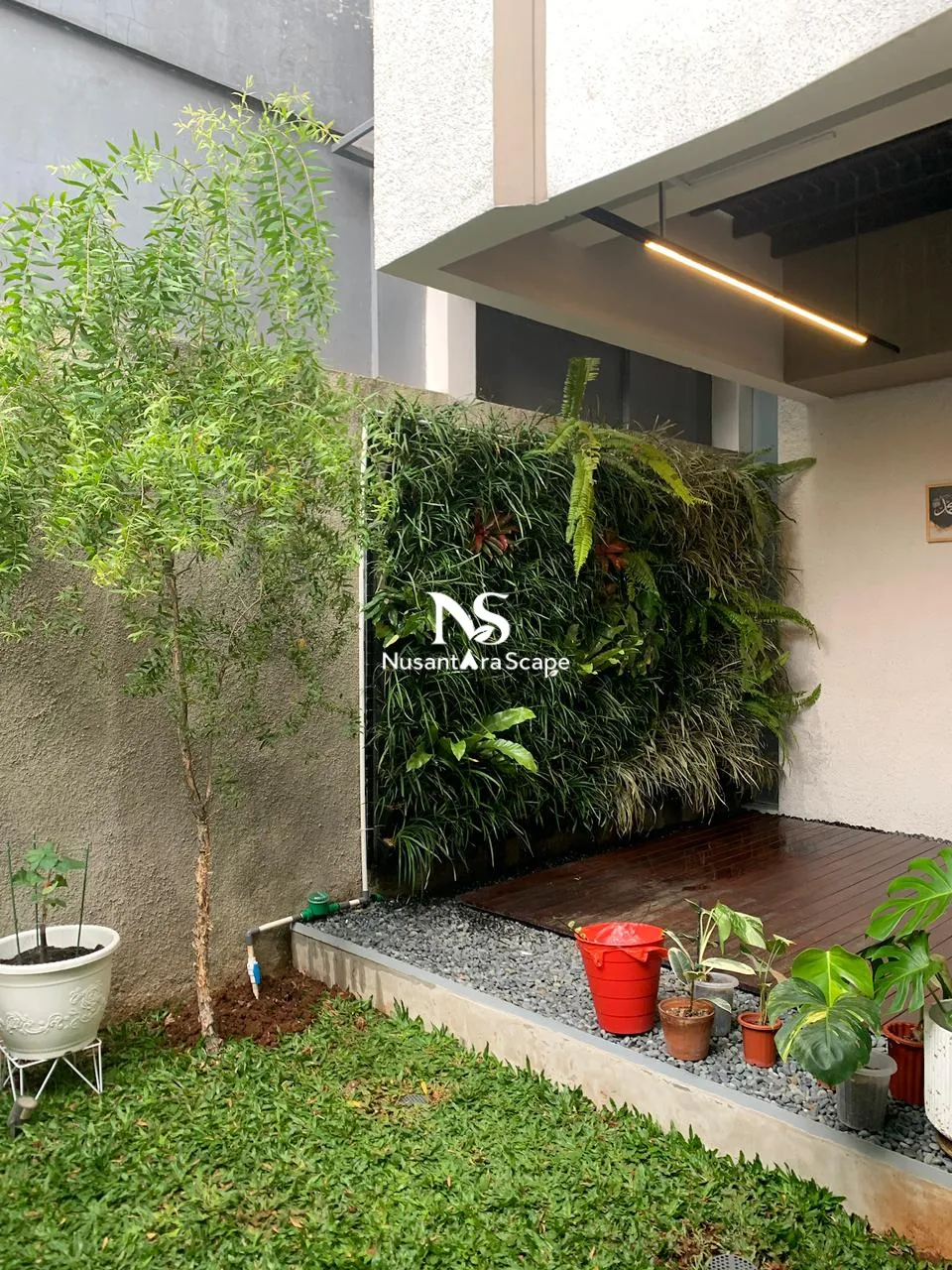 Proyek Vertical Garden Pot by Tamanproject | Iby Stanny - Cibubur Residence - Foto Gallery 1