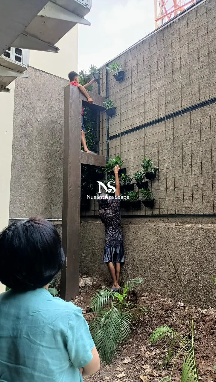 Proyek Vertical Garden Pot & Dry Tropical Garden - The Home Srengseng - Foto Gallery 3