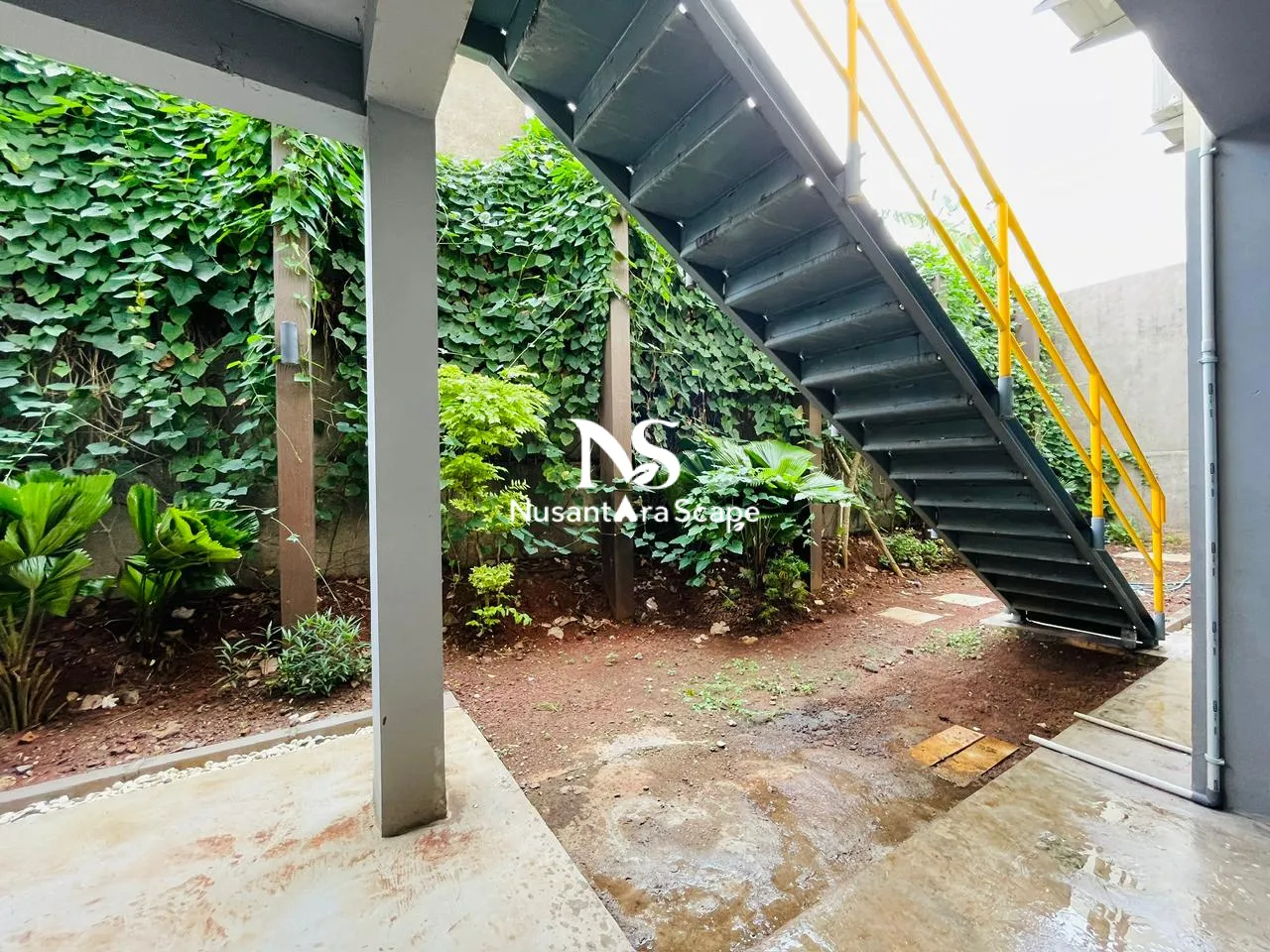 Proyek Vertical Garden Pot & Dry Tropical Garden - The Home Srengseng - Foto Gallery 1