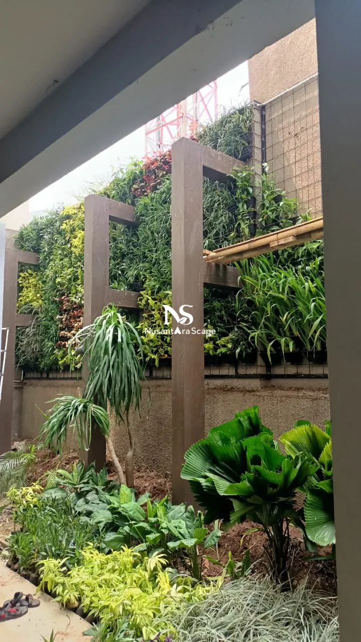 Proyek Vertical Garden Pot & Dry Tropical Garden - The Home Srengseng - Foto Gallery 13