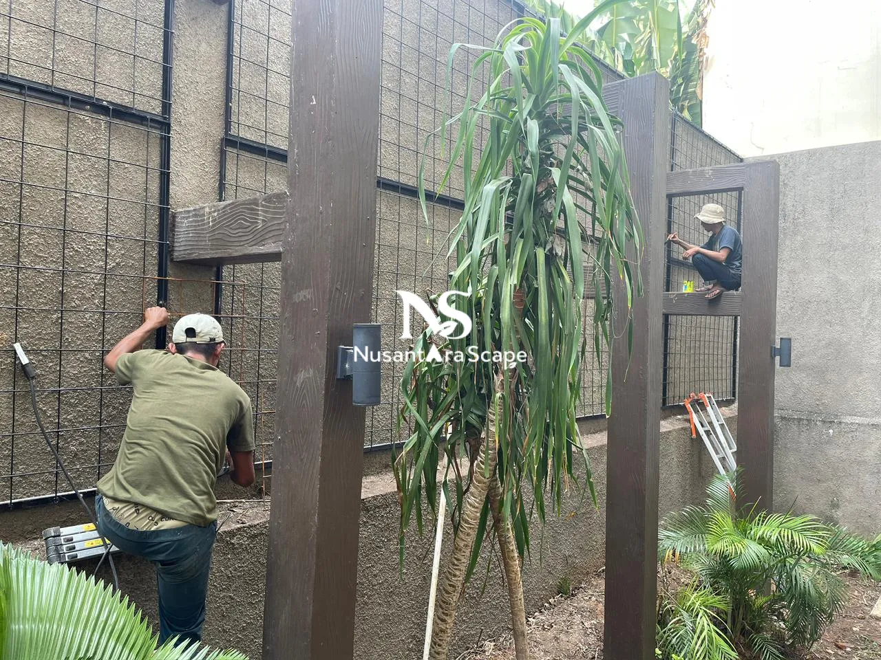 Proyek Vertical Garden Pot & Dry Tropical Garden - The Home Srengseng - Foto Gallery 19