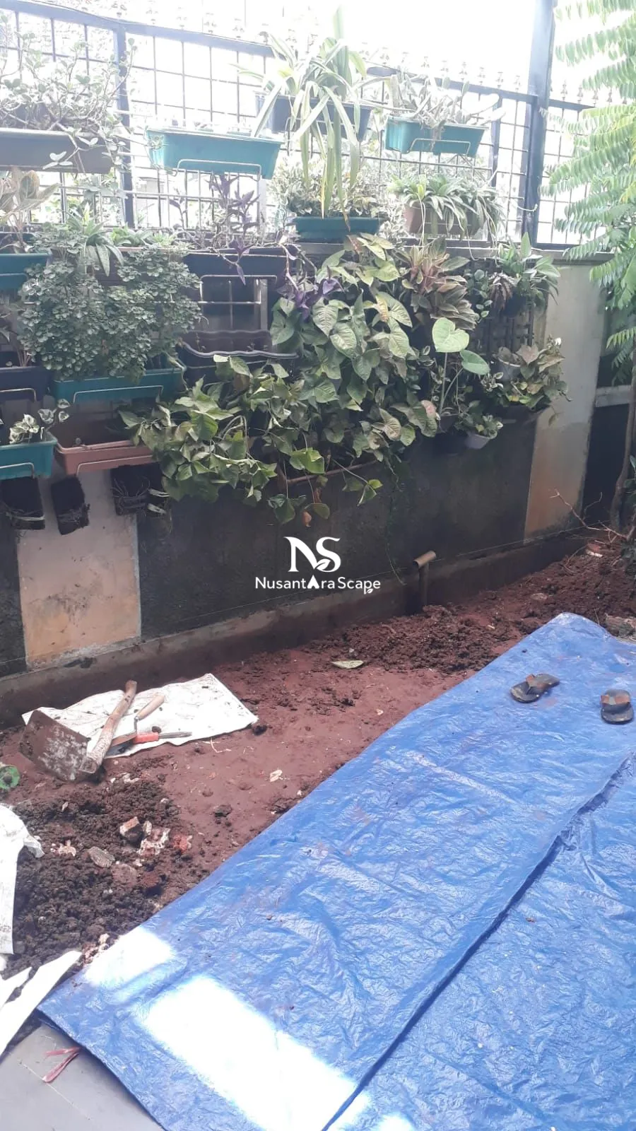 Proyek Vertical Garden Pot, Kolam Relief, Taman Minimalis - Dr Ika, Pasar Rebo - Foto Gallery 6