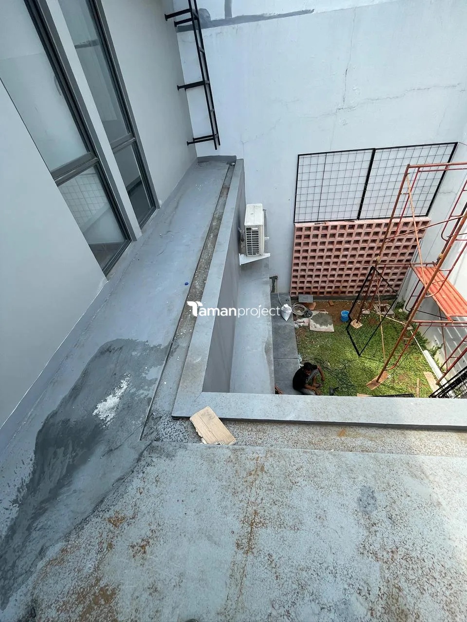 Proyek Vertical Garden Pot by Tamanproject | Ibu Natasha - Quanties BSD