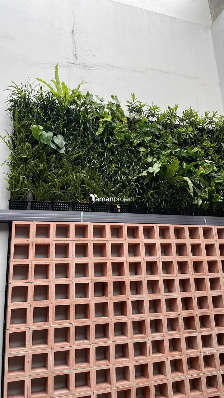 Proyek Vertical Garden Pot by Tamanproject | Ibu Natasha - Quanties BSD
