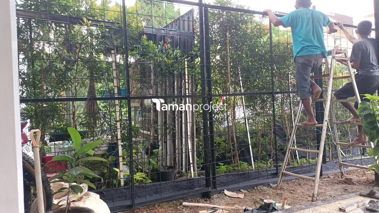 Proyek Vertical Garden Pot | Ibu Angela - Victoria River Park BSD