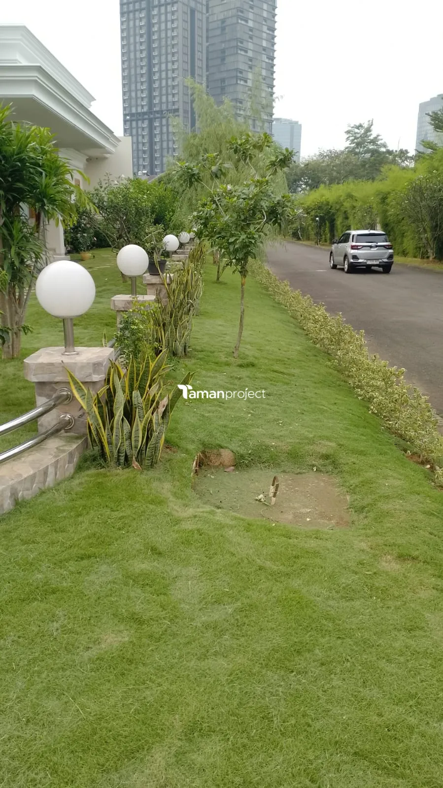 Proyek Perawatan Taman di Mentari Utama Alam Sutera Pak Heely Adisuhanto